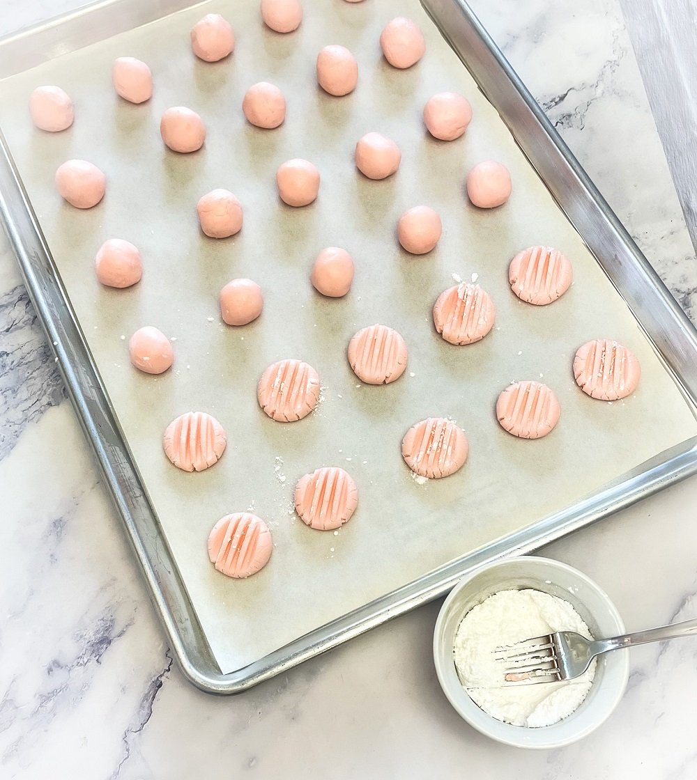 Mints with fork