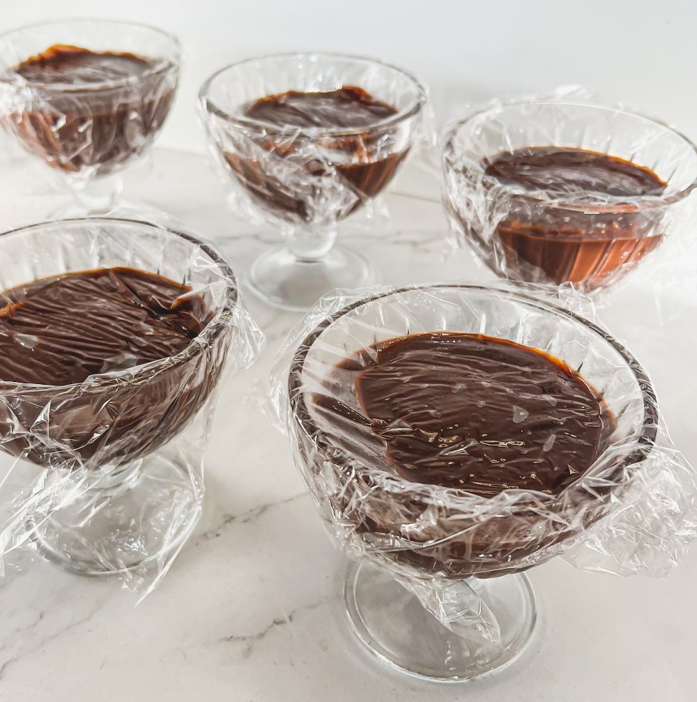 chocolate pudding in cups