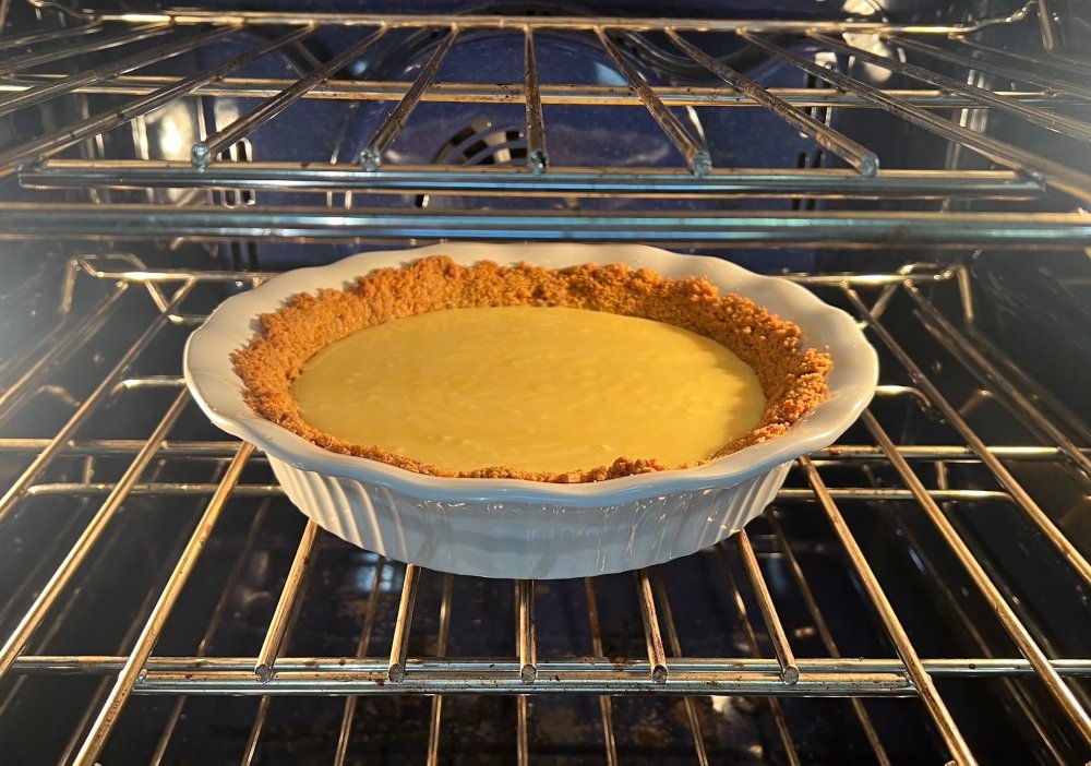 key lime pie baking