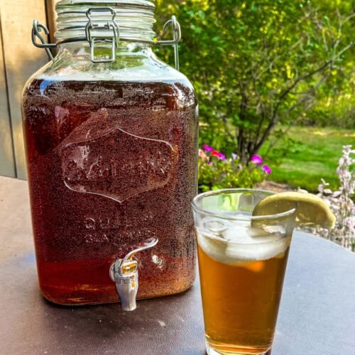 Refreshing and Easy Sun Tea