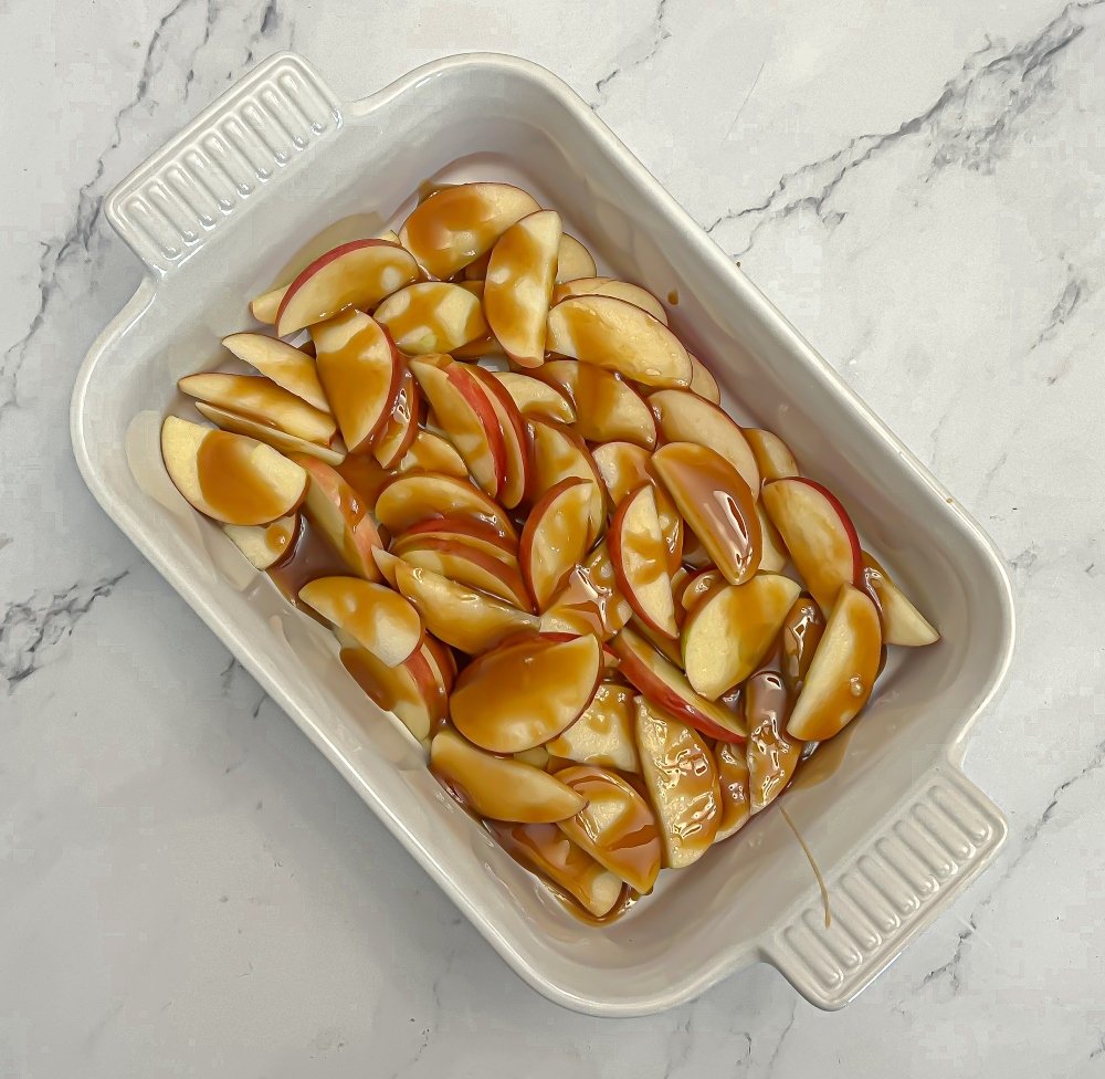 Sliced apples and caramel