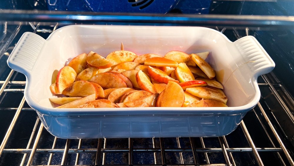 Sliced apples baking