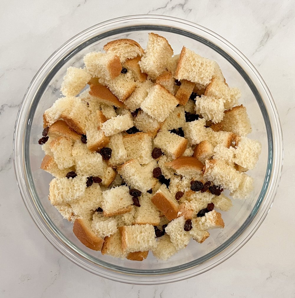 Bread cubes and raisins