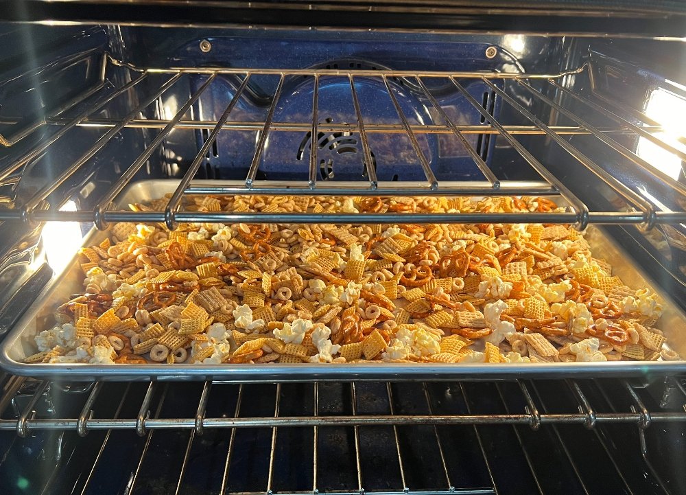 Baking Cheerios Snack Mix