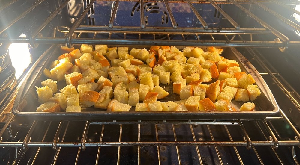 Baking croutons