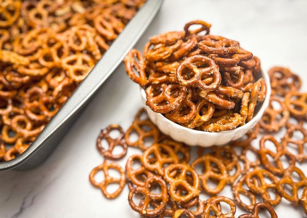 Seasoned Pretzels The Crunchy Obsession Everyones Trying To Copyheres The Kosher Best
